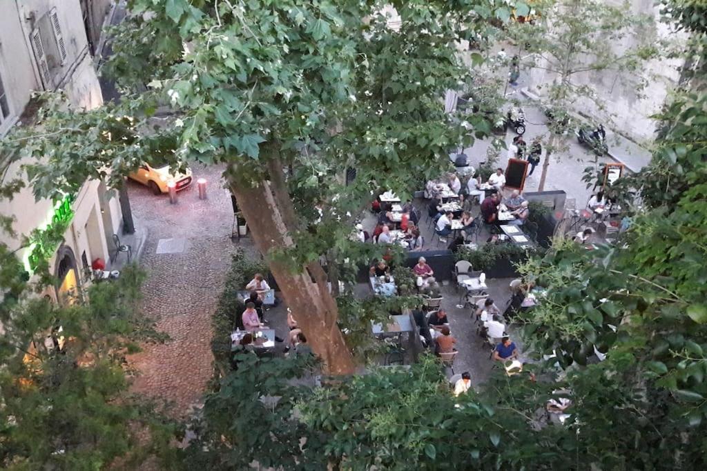 Ferienwohnung Renove, Vue Sur Palais Des Papes, Terrasse Et Wifi Troisieme Etage Avignon Exterior foto