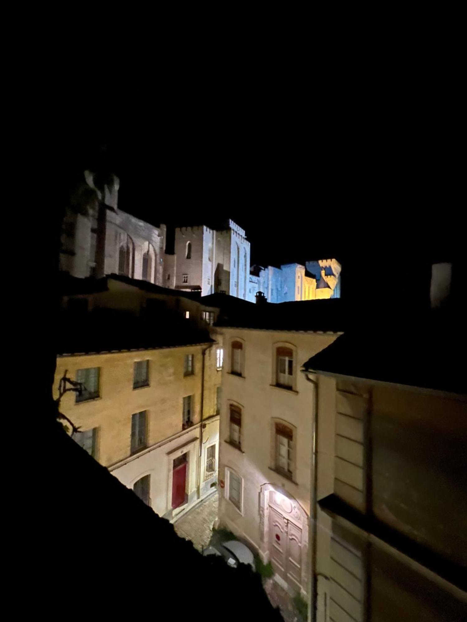 Ferienwohnung Renove, Vue Sur Palais Des Papes, Terrasse Et Wifi Troisieme Etage Avignon Exterior foto